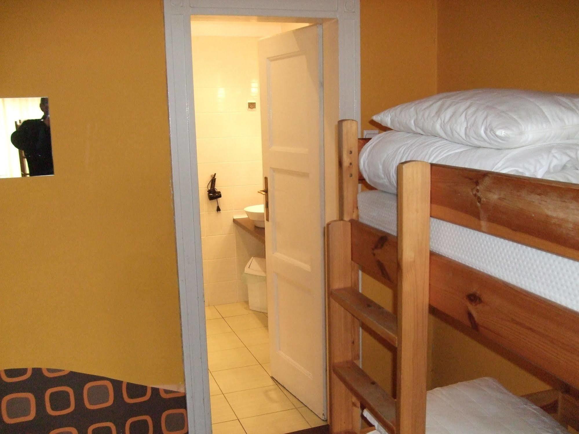 Old Walls Hostel Krakow Ngoại thất bức ảnh