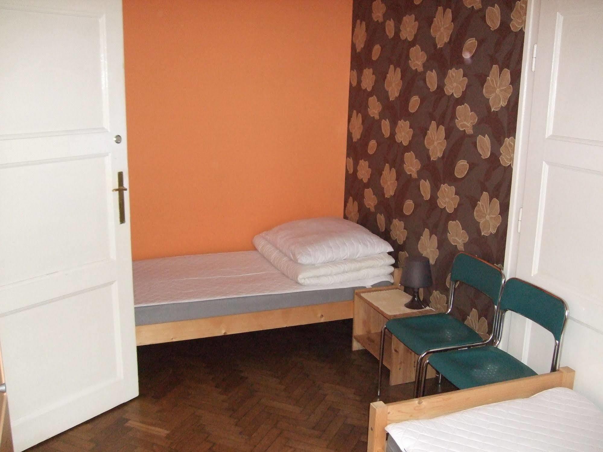 Old Walls Hostel Krakow Ngoại thất bức ảnh