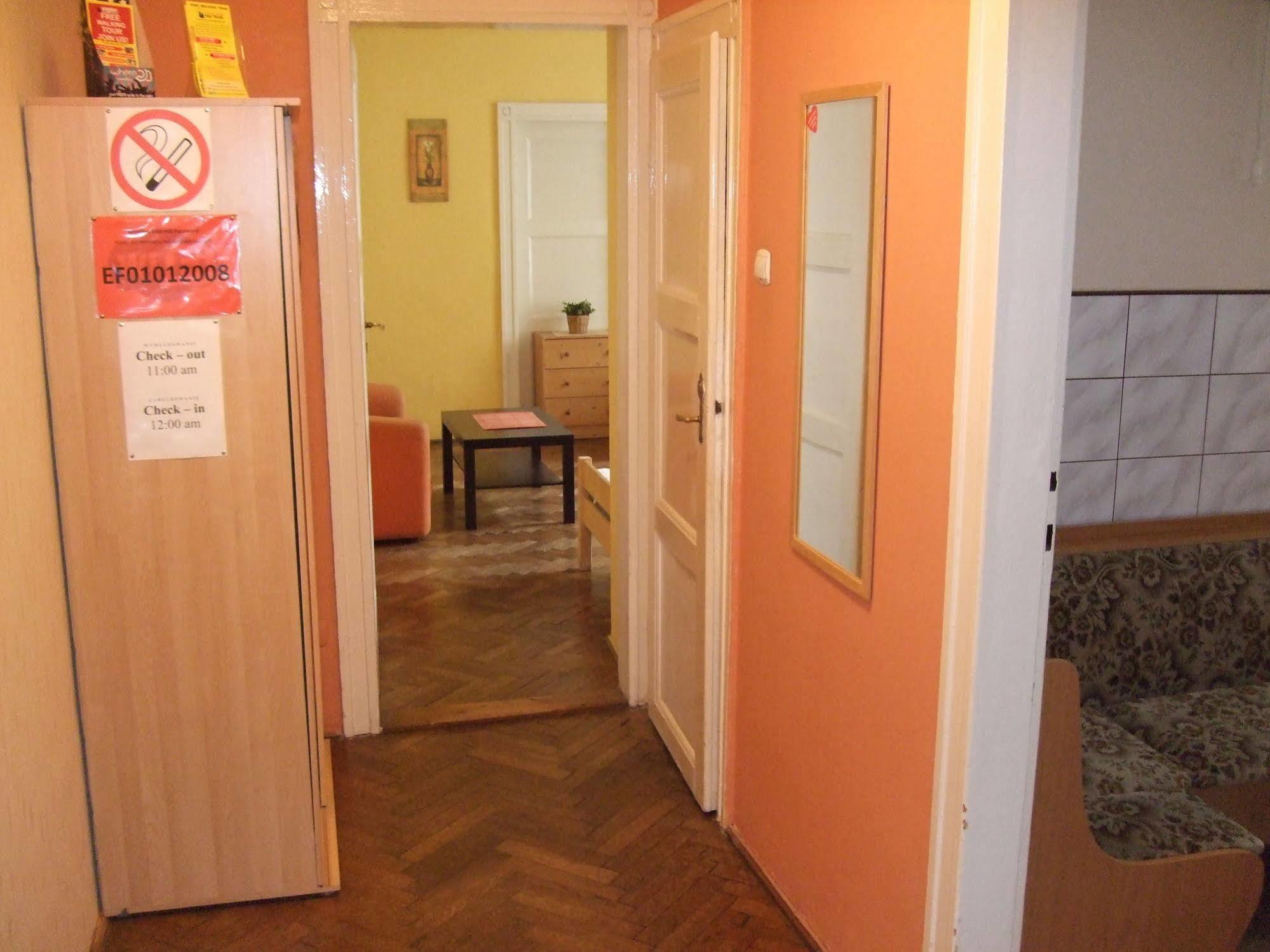 Old Walls Hostel Krakow Ngoại thất bức ảnh