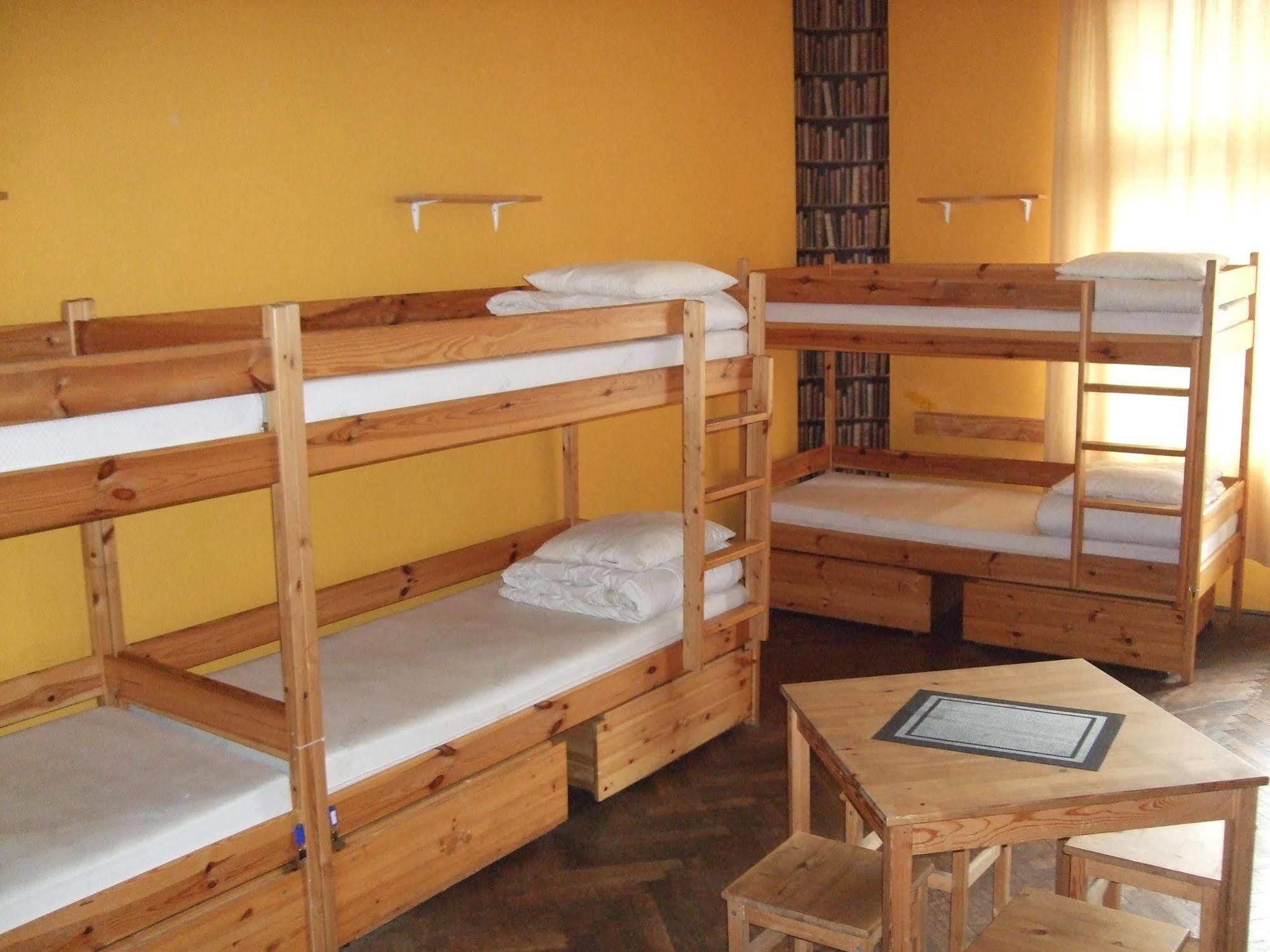 Old Walls Hostel Krakow Ngoại thất bức ảnh