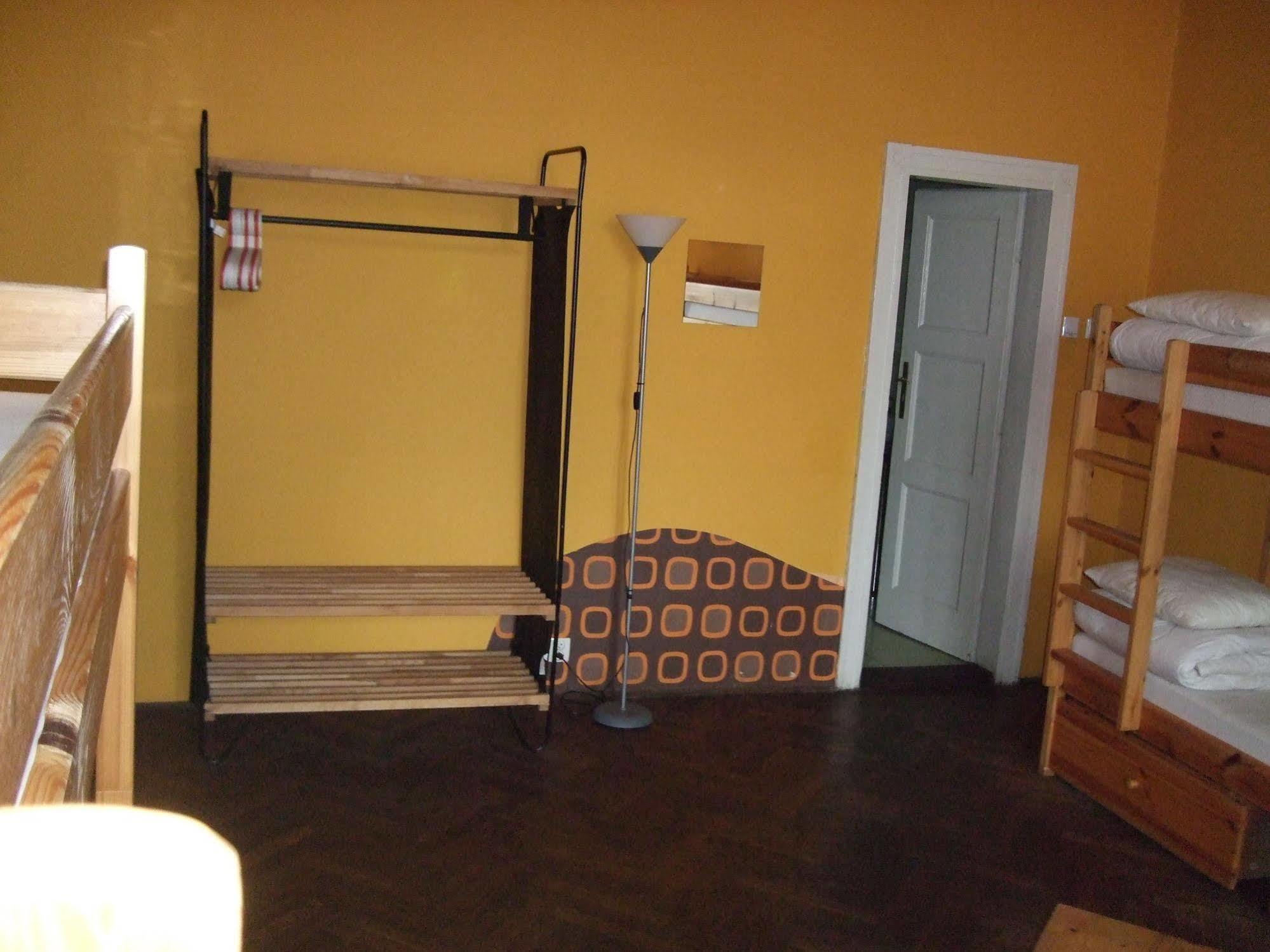 Old Walls Hostel Krakow Ngoại thất bức ảnh